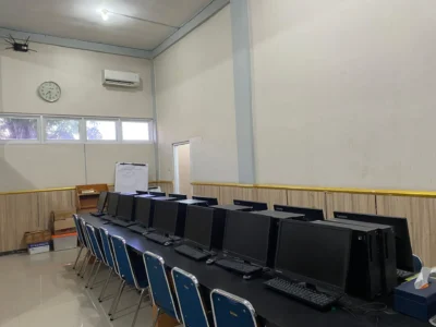 Lab Komputer Sekolah Alam Citra Insani 0