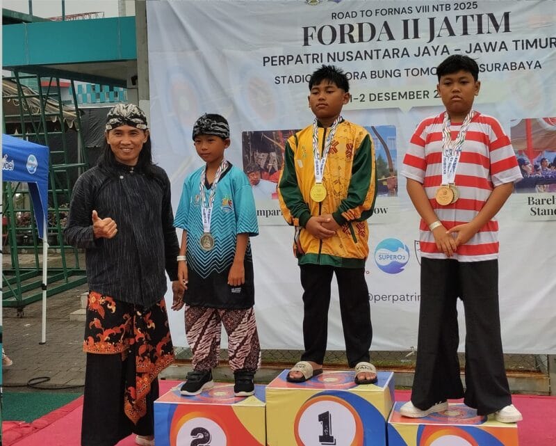 Penyeraham medali untuk para pemenang